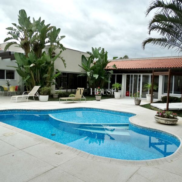 casa com piscina