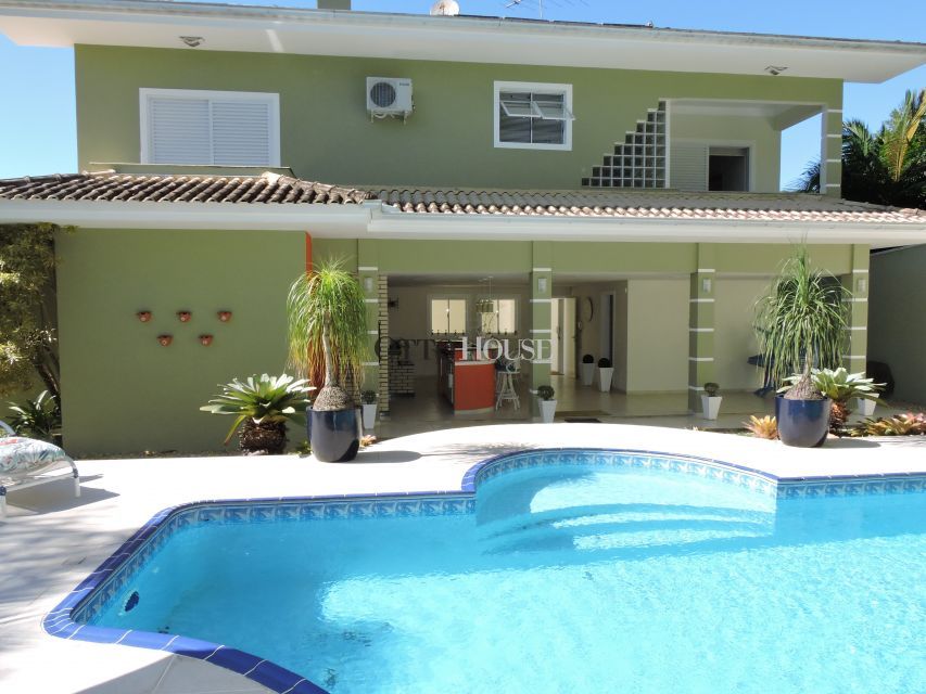 casa com piscina