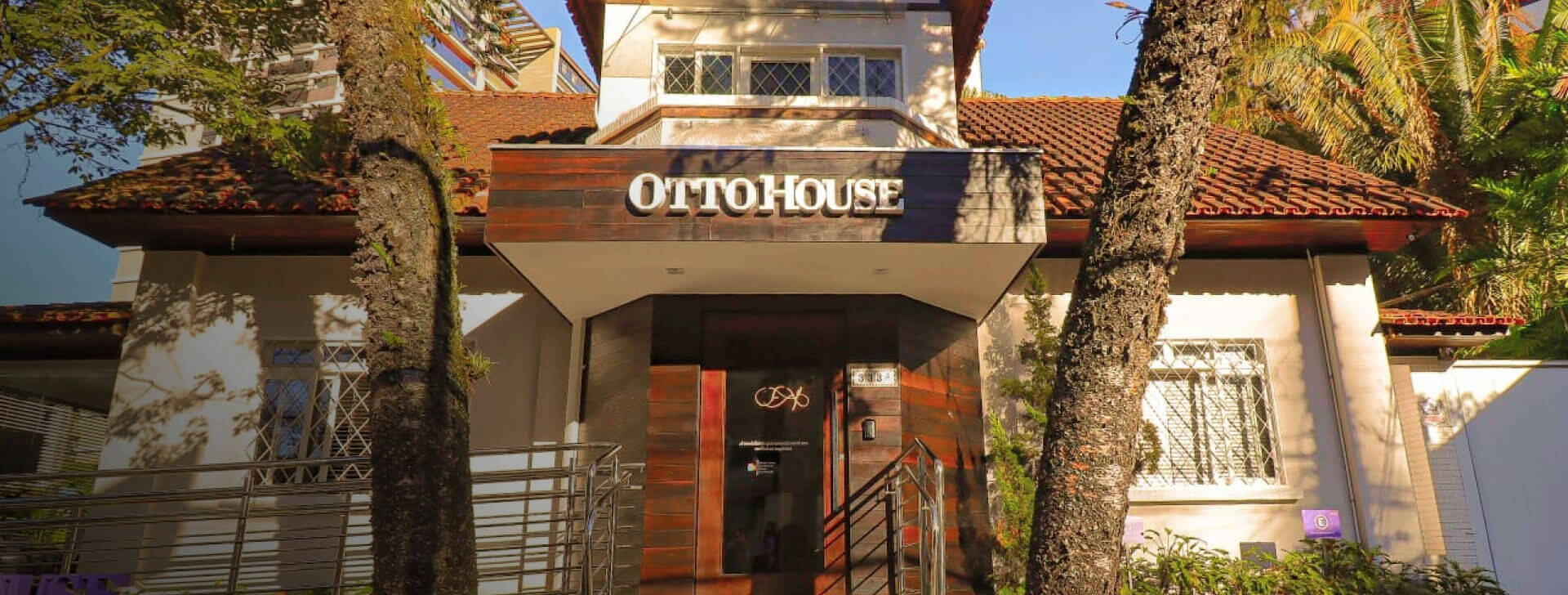 Banner Otto House