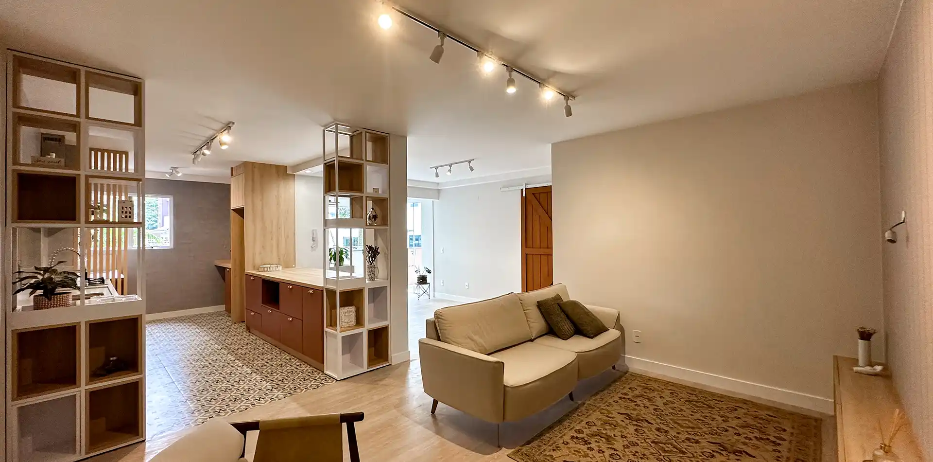 Apartamento Semimobiliado no Edifício Jurerê