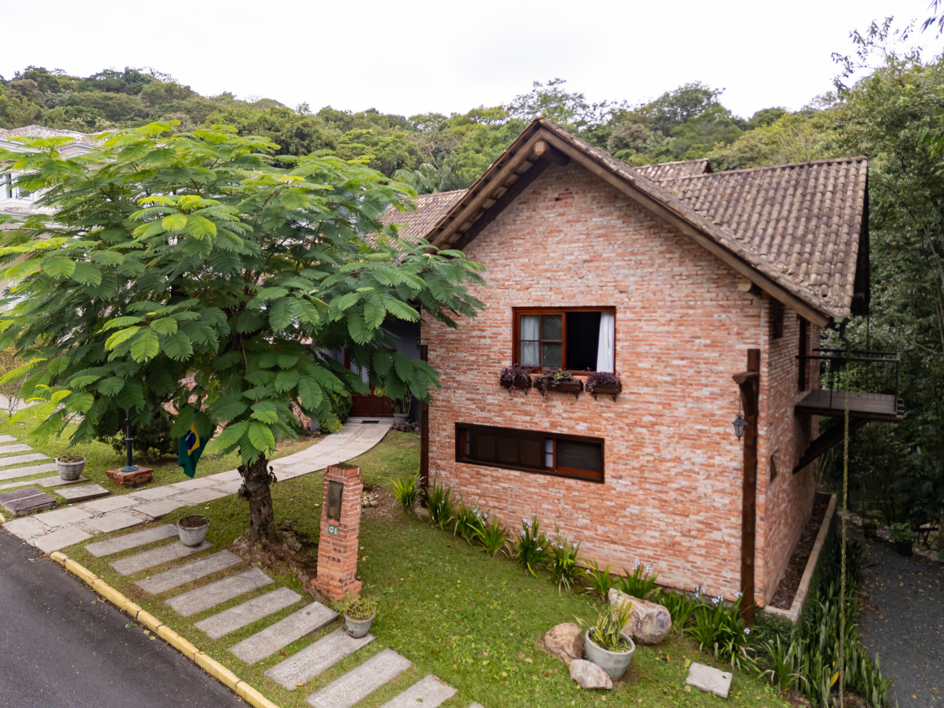 Casa em Condomínio em Joinville, Saguaçu - Condomínio Dos Lagos