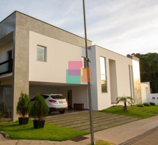 Casa em condomínio em Joinville, América